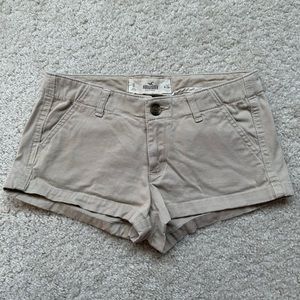 Hollister Shorts Low Rise Khaki